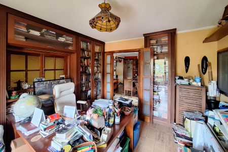 Casa à venda com 532m², 5 quartos e 2 vagasEscritório