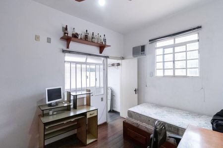Casa à venda com 193m², 4 quartos e 4 vagasSuíte