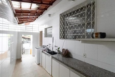 Casa à venda com 193m², 4 quartos e 4 vagasÁrea de Serviço