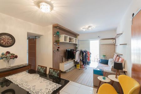 Apartamento à venda com 70m², 2 quartos e 1 vagaSala