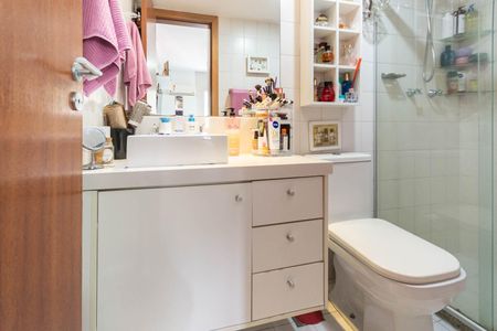 Apartamento à venda com 70m², 2 quartos e 1 vagaBanheiro Suíte