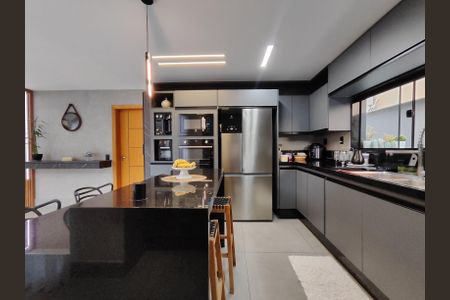 Casa de condomínio à venda com 560m², 4 quartos e 1 vaga Casa de condomínio à venda com 560m², 4 quartos e 1 vagaCozinha