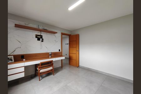 Casa de condomínio à venda com 560m², 4 quartos e 1 vaga Casa de condomínio à venda com 560m², 4 quartos e 1 vagaSuíte 2