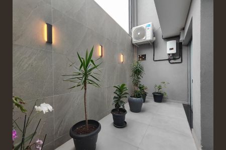 Casa de condomínio à venda com 560m², 4 quartos e 1 vaga Casa de condomínio à venda com 560m², 4 quartos e 1 vagaVaranda Sala