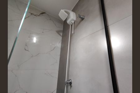 Casa de condomínio à venda com 560m², 4 quartos e 1 vaga Casa de condomínio à venda com 560m², 4 quartos e 1 vagaBanheiro da Suíte 3