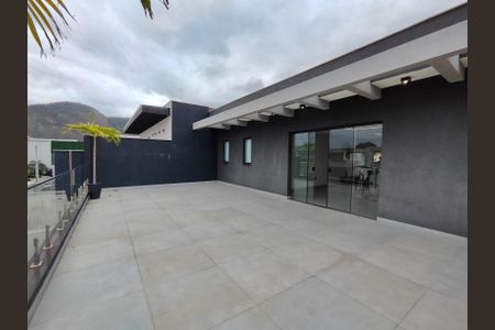 Casa de condomínio à venda com 560m², 4 quartos e 1 vaga Casa de condomínio à venda com 560m², 4 quartos e 1 vagaVaranda 1