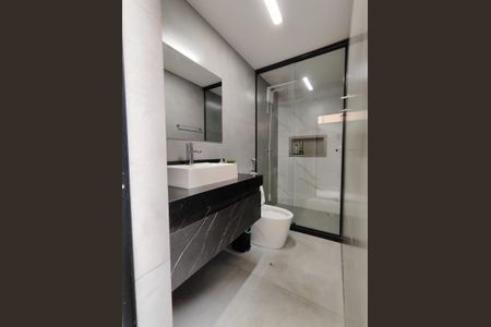 Casa de condomínio à venda com 560m², 4 quartos e 1 vaga Casa de condomínio à venda com 560m², 4 quartos e 1 vagaBanheiro Social