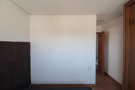 Apartamento para alugar com 60m², 2 quartos e 1 vagaSuíte