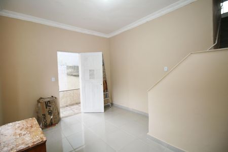 Sala de casa à venda com 3 quartos, 150m² em Brás de Pina, Rio de Janeiro