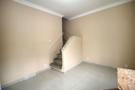 Sala de casa à venda com 3 quartos, 150m² em Brás de Pina, Rio de Janeiro