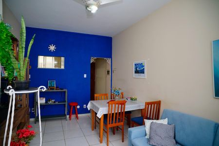 Sala de apartamento à venda com 2 quartos, 52m² em Icaraí, Niterói
