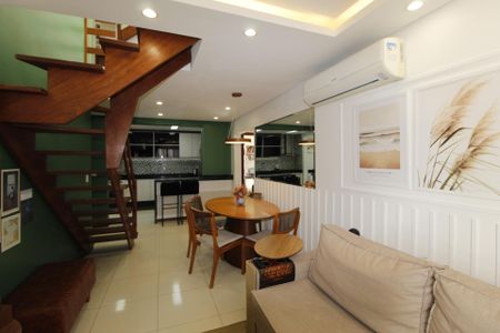 Sala de apartamento para alugar com 3 quartos, 145m² em Jardim Itu, Porto Alegre