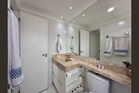 Apartamento à venda com 71m², 2 quartos e 2 vagasBanheiro da Suíte