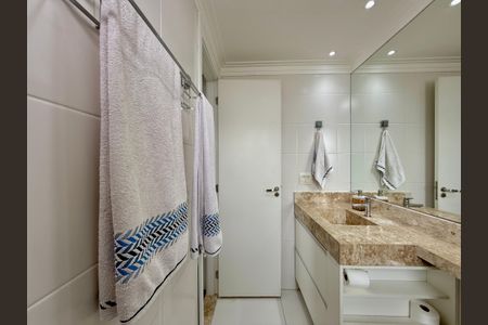 Apartamento à venda com 71m², 2 quartos e 2 vagasBanheiro da Suíte