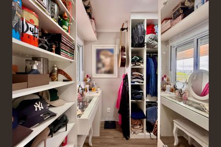 Apartamento à venda com 71m², 2 quartos e 2 vagasCloset da Suíte