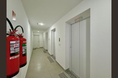 Apartamento à venda com 71m², 2 quartos e 2 vagasHall Apartamento