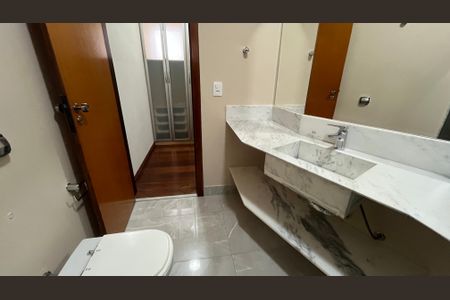 Casa à venda com 407m², 5 quartos e 4 vagas