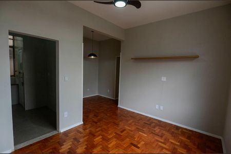 Apartamento à venda com 58m², 2 quartos e sem vagaSala