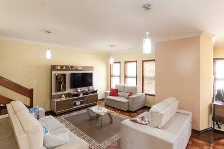 Casa à venda com 350m², 4 quartos e 4 vagasSala