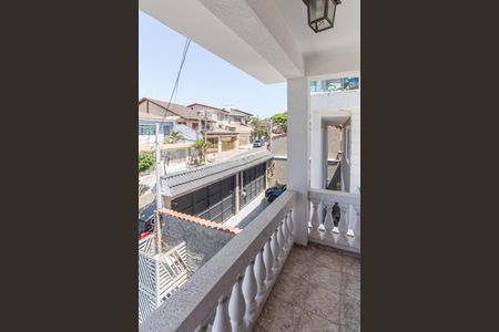 Casa à venda com 350m², 4 quartos e 4 vagasSuíte 4 - Varanda