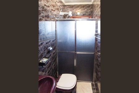 Casa à venda com 350m², 4 quartos e 4 vagasBanheiro da Suíte 2