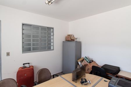 Casa à venda com 350m², 4 quartos e 4 vagasQuarto de Serviço