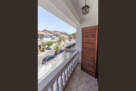 Casa à venda com 350m², 4 quartos e 4 vagasSuíte 3 - Varanda