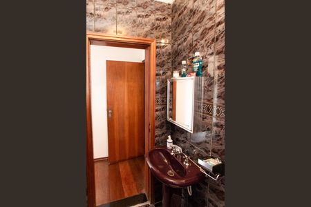 Casa à venda com 350m², 4 quartos e 4 vagasBanheiro da Suíte 2