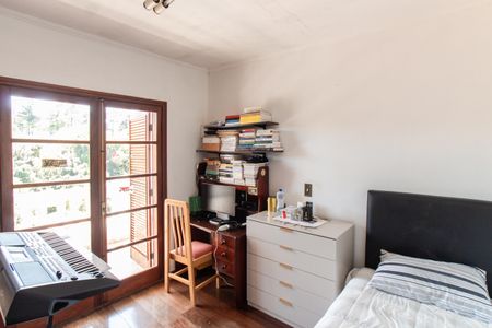 Casa à venda com 350m², 4 quartos e 4 vagasSuíte 2