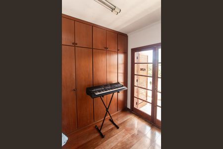 Casa à venda com 350m², 4 quartos e 4 vagasSuíte 2