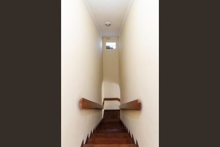 Casa à venda com 350m², 4 quartos e 4 vagasEscada