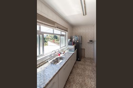 Casa à venda com 350m², 4 quartos e 4 vagasCozinha