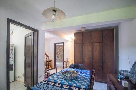 Casa à venda com 113m², 4 quartos e 2 vagas Casa à venda com 113m², 4 quartos e 2 vagasCopa