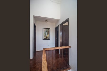 Casa à venda com 113m², 4 quartos e 2 vagas Casa à venda com 113m², 4 quartos e 2 vagasCorredor