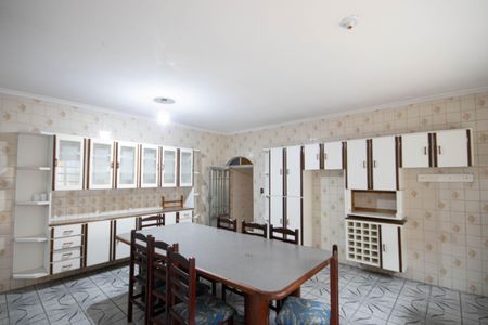 Casa para alugar com 180m², 2 quartos e 8 vagasCozinha