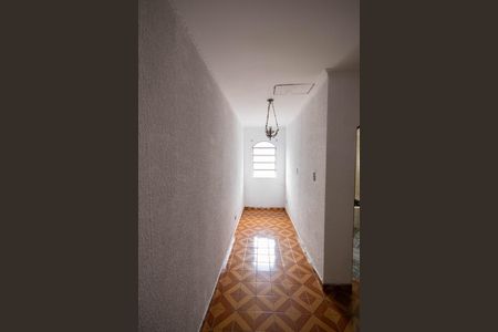 Casa para alugar com 180m², 2 quartos e 8 vagasCorredor