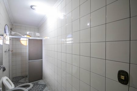 Casa para alugar com 180m², 2 quartos e 8 vagasBanheiro da Suíte