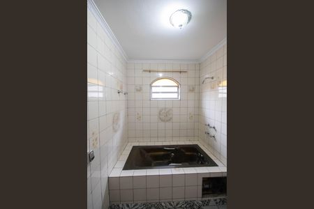 Casa para alugar com 180m², 2 quartos e 8 vagasBanheiro da Suíte