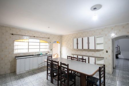 Casa para alugar com 180m², 2 quartos e 8 vagasCozinha