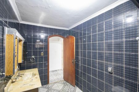 Casa para alugar com 180m², 2 quartos e 8 vagasBanheiro 2