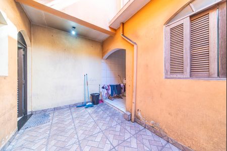 Casa à venda com 125m², 3 quartos e 3 vagas Casa à venda com 125m², 3 quartos e 3 vagasQuintal Fundos