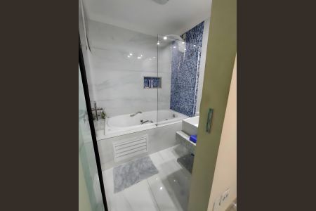 Banheiro de casa para alugar com 3 quartos, 505m² em Monte Castelo, Contagem