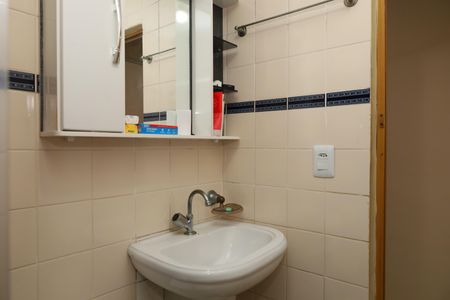 Casa de condomínio para alugar com 185m², 3 quartos e 2 vagasBanheiro Social