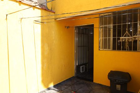 Casa de condomínio para alugar com 185m², 3 quartos e 2 vagasQuintal