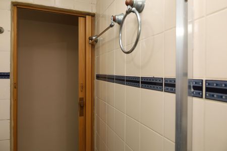 Casa de condomínio para alugar com 185m², 3 quartos e 2 vagasBanheiro Social