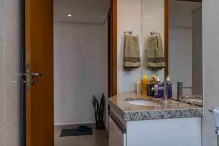 Apartamento à venda com 76m², 2 quartos e 1 vagaBanheiro Social