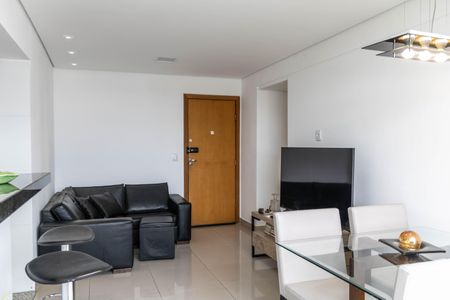 Apartamento à venda com 76m², 2 quartos e 1 vagaSala