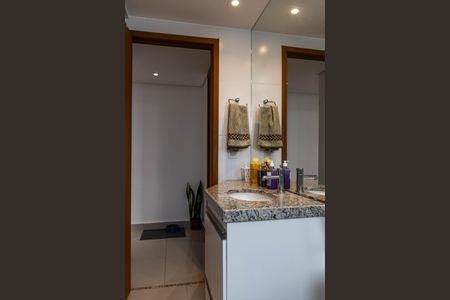 Apartamento à venda com 76m², 2 quartos e 1 vagaBanheiro Social