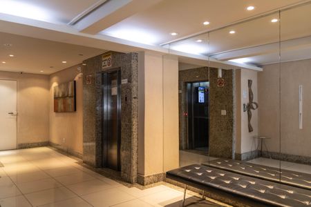 Apartamento à venda com 76m², 2 quartos e 1 vagaHall de entrada