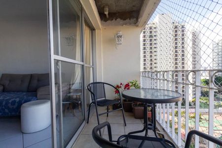 Apartamento à venda com 111m², 3 quartos e 1 vagaVaranda